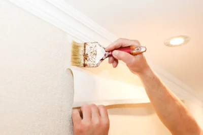 Pose de papier peint au Cayrol — revêtements muraux et toiles de verre